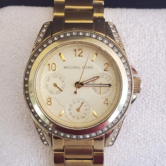 Michael Kors Women's Blair Champagne Dial Gold Tone Watch with crystals MK5639 - Picture 9 of 9